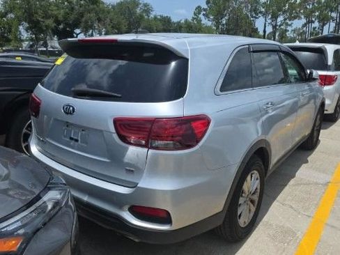 Used 2020 Kia Sorento LX FWD image 3