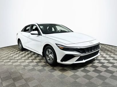 Used 2025 Hyundai Elantra SE