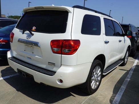 Used 2011 Toyota Sequoia Platinum RWD image 3