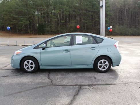 Used 2014 Toyota Prius Three image 9