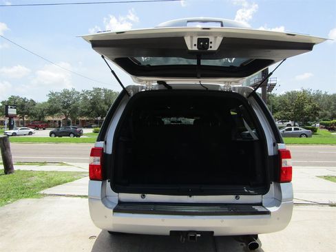 Used 2017 Ford Expedition EL XLT RWD image 8