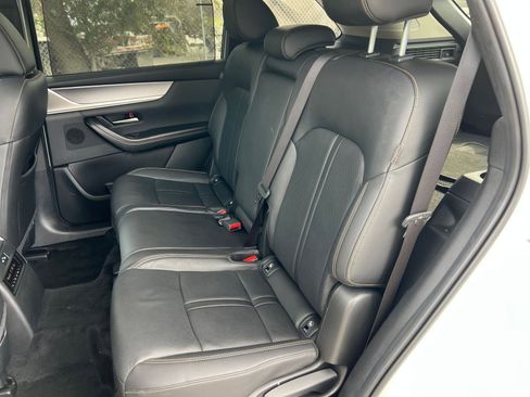 Used 2025 MAZDA CX-70 3.3 Turbo w/ Preferred Package AWD/4WD image 42