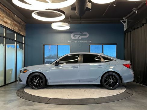 Used 2023 Honda Civic Sport image 6