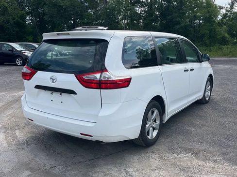 Used 2017 Toyota Sienna L FWD image 4