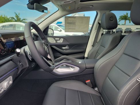 New 2026 Mercedes-Benz GLS 450 4MATIC image 23