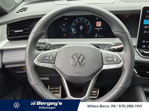 Certified 2026 Volkswagen Tiguan SE R-Line AWD/4WD image 16
