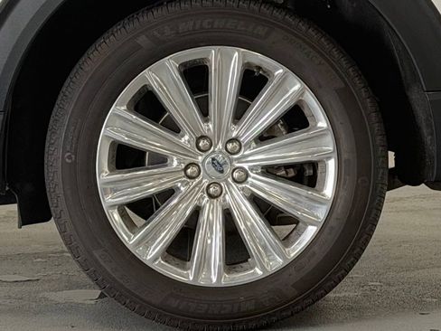 Used 2022 Ford Explorer Limited w/ Limited Technology Package image 8