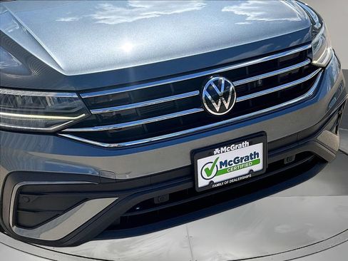 Used 2023 Volkswagen Tiguan SE AWD/4WD image 32