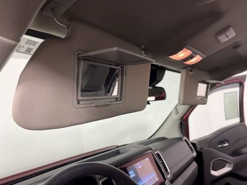 Used 2023 Nissan Frontier SV w/ Technology Package image 34