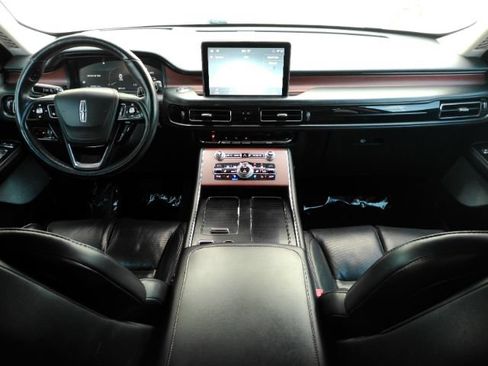Used 2020 Lincoln Aviator Reserve w/ Equipment Group 202A AWD/4WD image 2