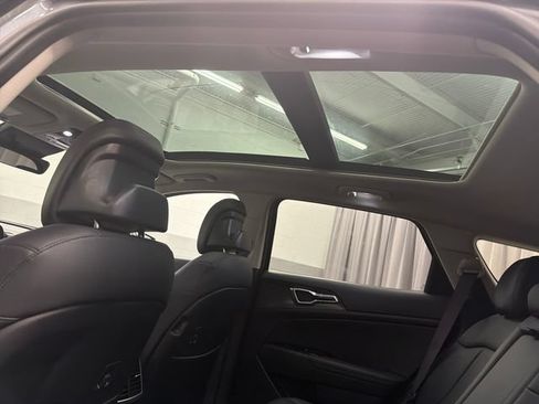 Used 2025 Kia Sportage EX w/ EX Premium Package AWD/4WD image 18