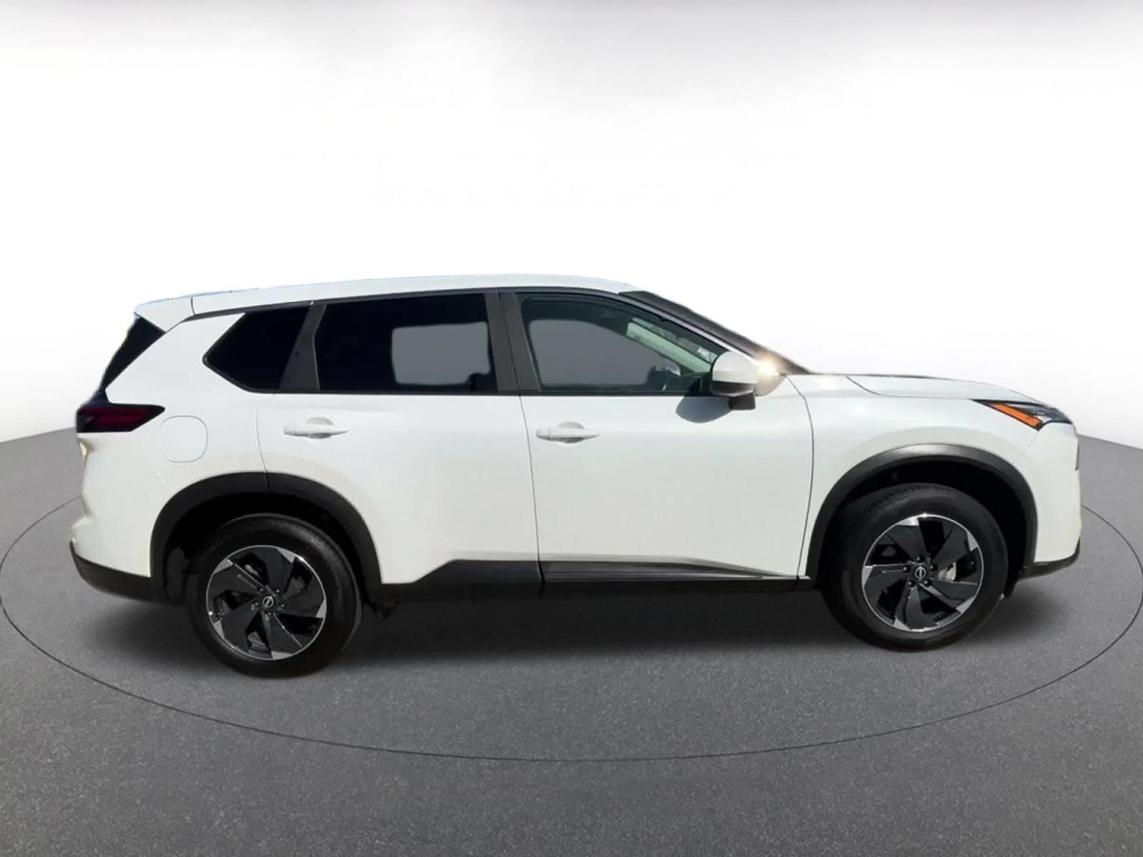 Used 2025 Nissan Rogue SV AWD/4WD image 15