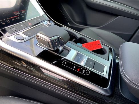 Used 2025 Audi Q7 3.0T Premium Plus image 7