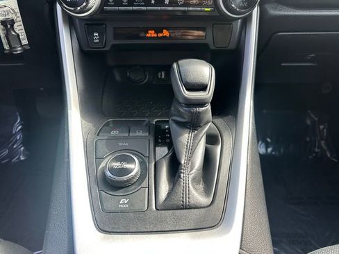 Certified 2024 Toyota RAV4 LE AWD/4WD image 29