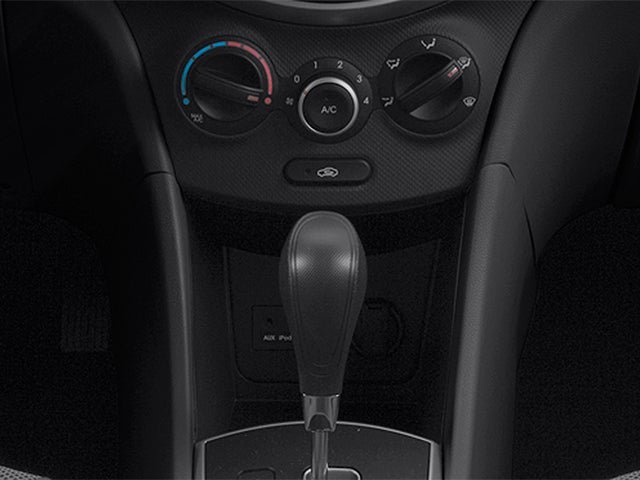 Used 2013 Hyundai Accent SE FWD image 9