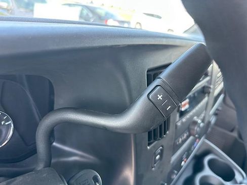 New 2025 Chevrolet Express 3500 Work Van w/ Driver Convenience Package image 18