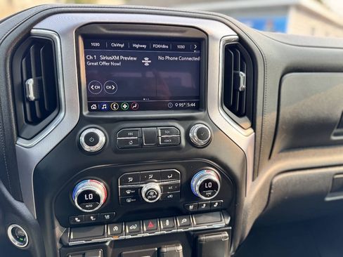 Used 2020 GMC Sierra 1500 SLT w/ SLT Premium Package AWD/4WD image 9