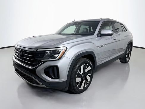 Used 2025 Volkswagen Atlas Cross Sport SE AWD/4WD image 3