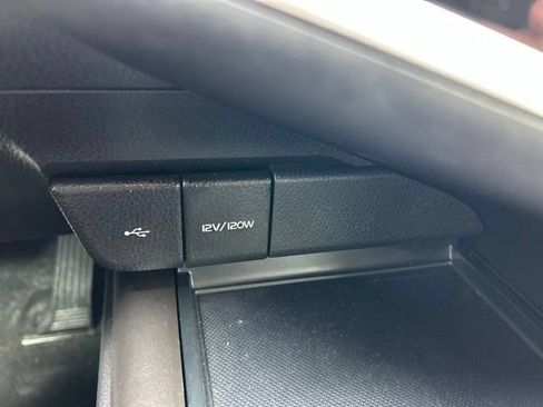 Used 2023 Toyota Camry SE FWD image 14