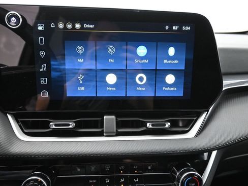 Used 2025 Chevrolet Equinox LT image 4