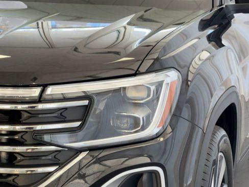 New 2026 Volkswagen Atlas SE image 11