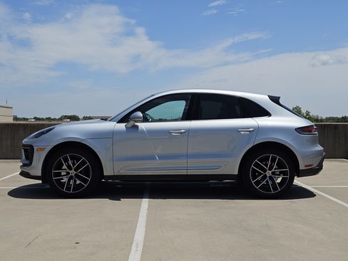 Certified 2023 Porsche Macan AWD/4WD image 2