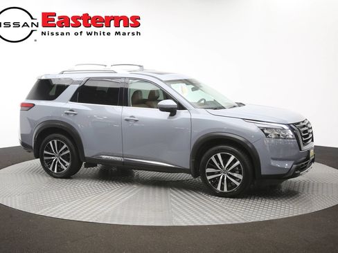 Used 2024 Nissan Pathfinder Platinum w/ Black Appearance Package AWD/4WD image 51