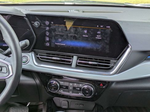 Used 2025 Chevrolet Trax LT w/ Driver Confidence Package FWD image 18