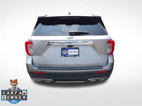Used 2023 Ford Explorer XLT w/ Equipment Group 202A RWD image 17