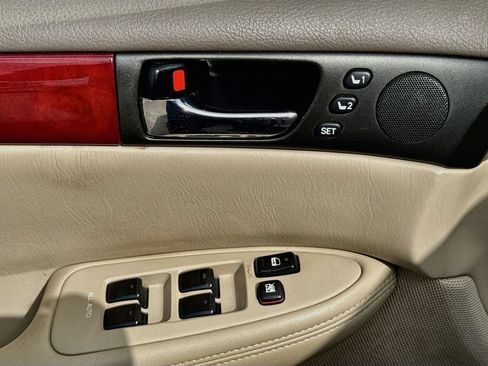 Used 2003 Lexus ES 330 w/ Premium Pkg FWD image 19