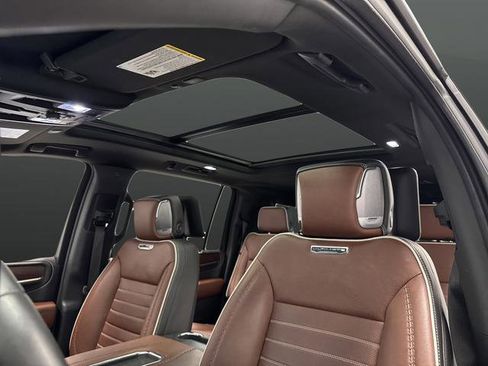 Used 2024 GMC Yukon XL Denali Ultimate image 7