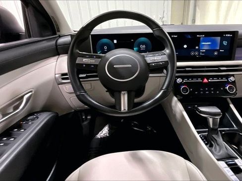 Used 2026 Hyundai Tucson SEL FWD image 5