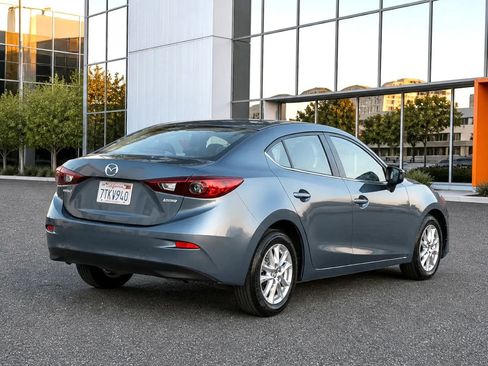 Used 2016 MAZDA MAZDA3 i Sport w/ Preferred Equipment Package FWD image 4