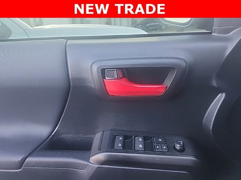 Used 2022 Toyota Tacoma TRD Sport image 5