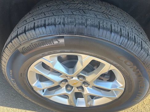 Used 2020 Chevrolet Traverse LT image 36