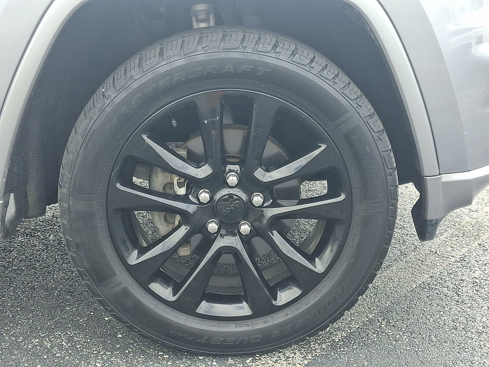 Used 2018 Jeep Grand Cherokee Altitude AWD/4WD image 8