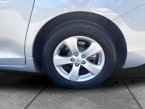 Used 2015 Toyota Sienna LE FWD image 21