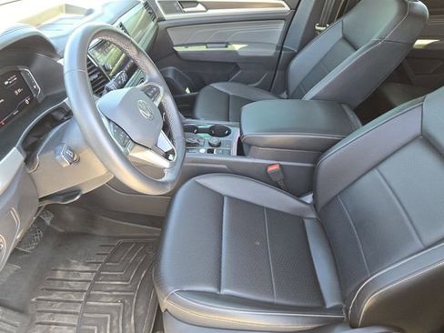 Used 2023 Volkswagen Atlas SE w/ Black Wheel Package image 15