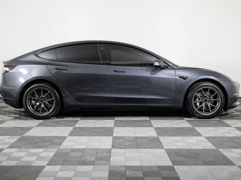 Used 2021 Tesla Model 3 Standard Range image 9