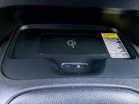 Used 2024 Toyota Corolla SE w/ SE Premium Package FWD image 29