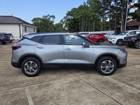 Used 2024 Chevrolet Blazer LT w/ Convenience Package FWD image 24
