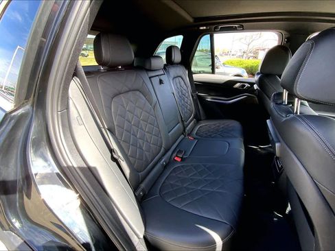Used 2023 BMW X5 xDrive40i w/ Premium Package image 18