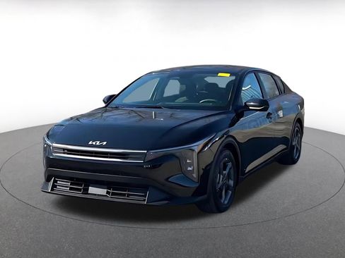Used 2025 Kia K4 LXS image 4