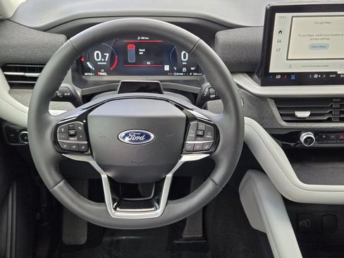 Used 2026 Ford Explorer Platinum w/ LUX Leather Package AWD/4WD image 26