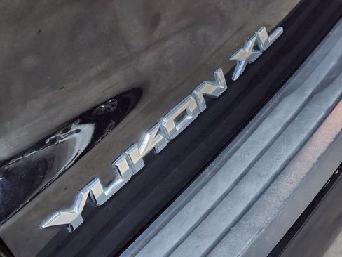 Used 2018 GMC Yukon XL SLT image 25