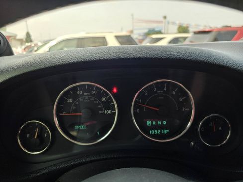 Used 2014 Jeep Wrangler Unlimited Sahara AWD/4WD image 10