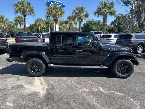 New 2025 Jeep Gladiator Sport image 9