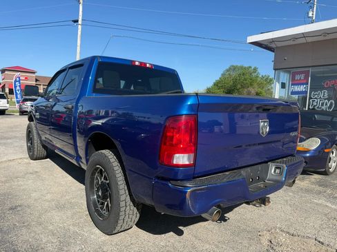 Used 2017 RAM 1500 Express AWD/4WD image 4