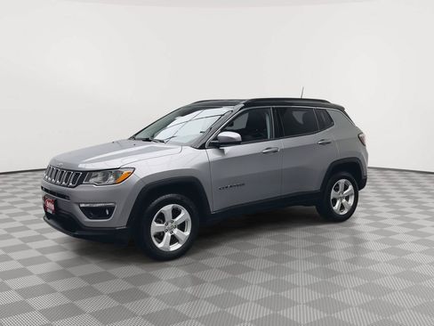 Used 2020 Jeep Compass Latitude w/ Cold Weather Group AWD/4WD image 31