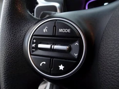 Used 2023 Kia Soul LX image 16